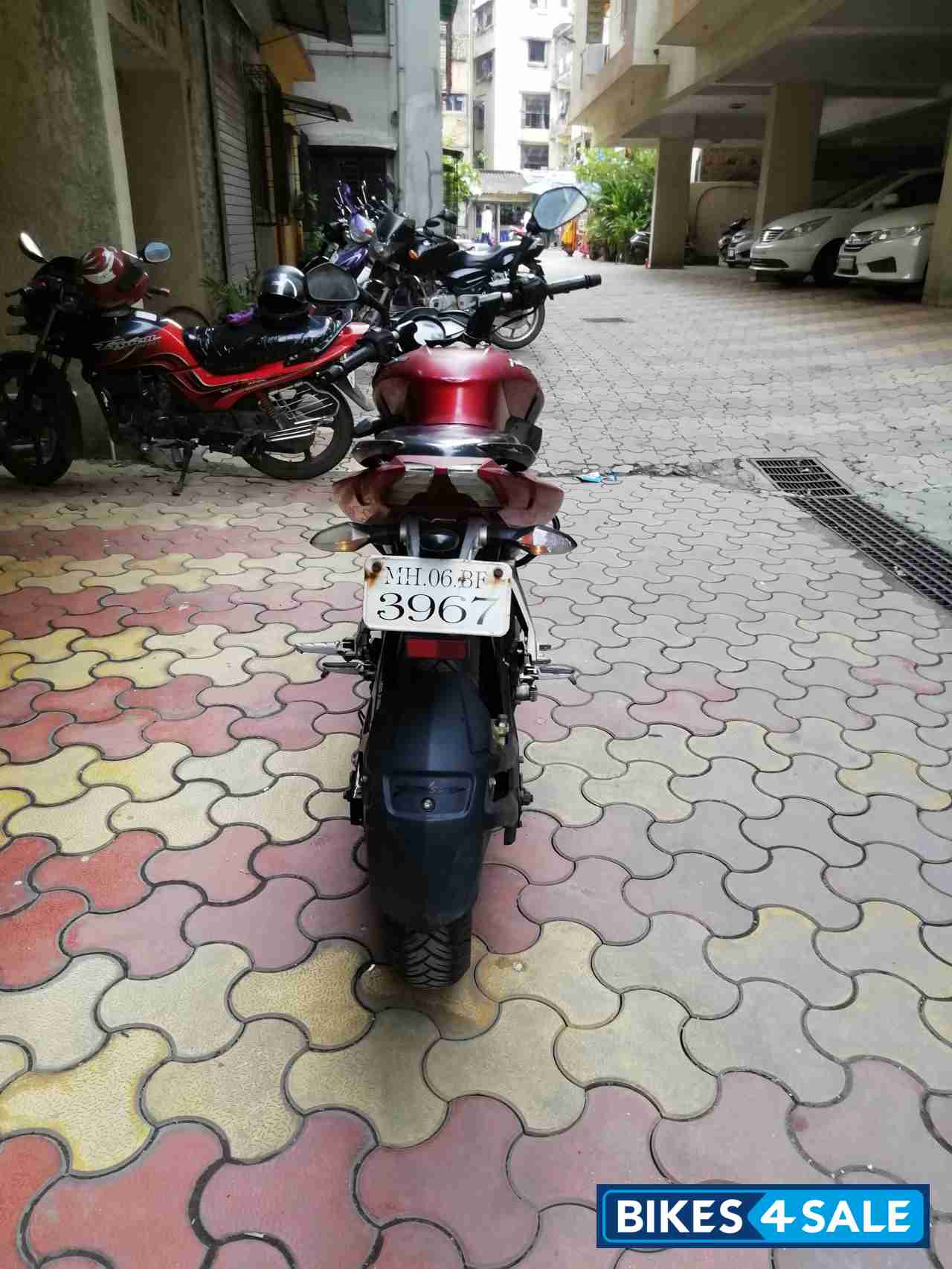 Red Bajaj Pulsar 200 NS