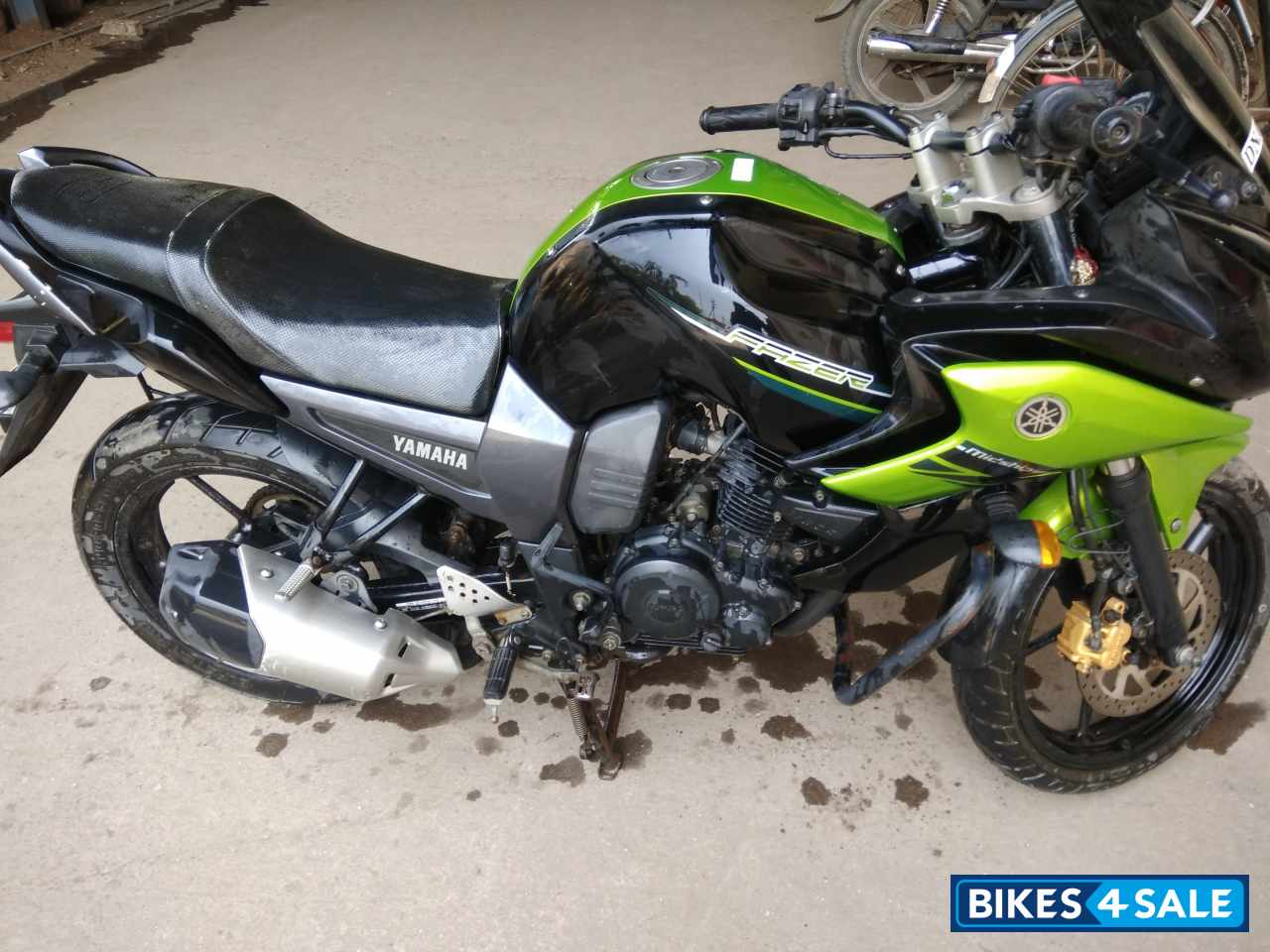 Cyber Green Yamaha Fazer