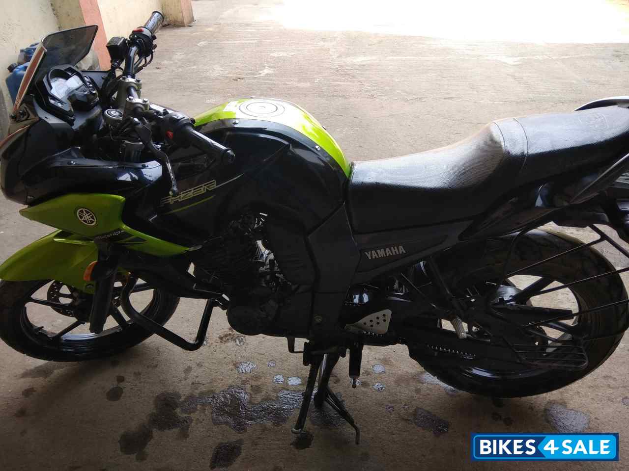 Cyber Green Yamaha Fazer