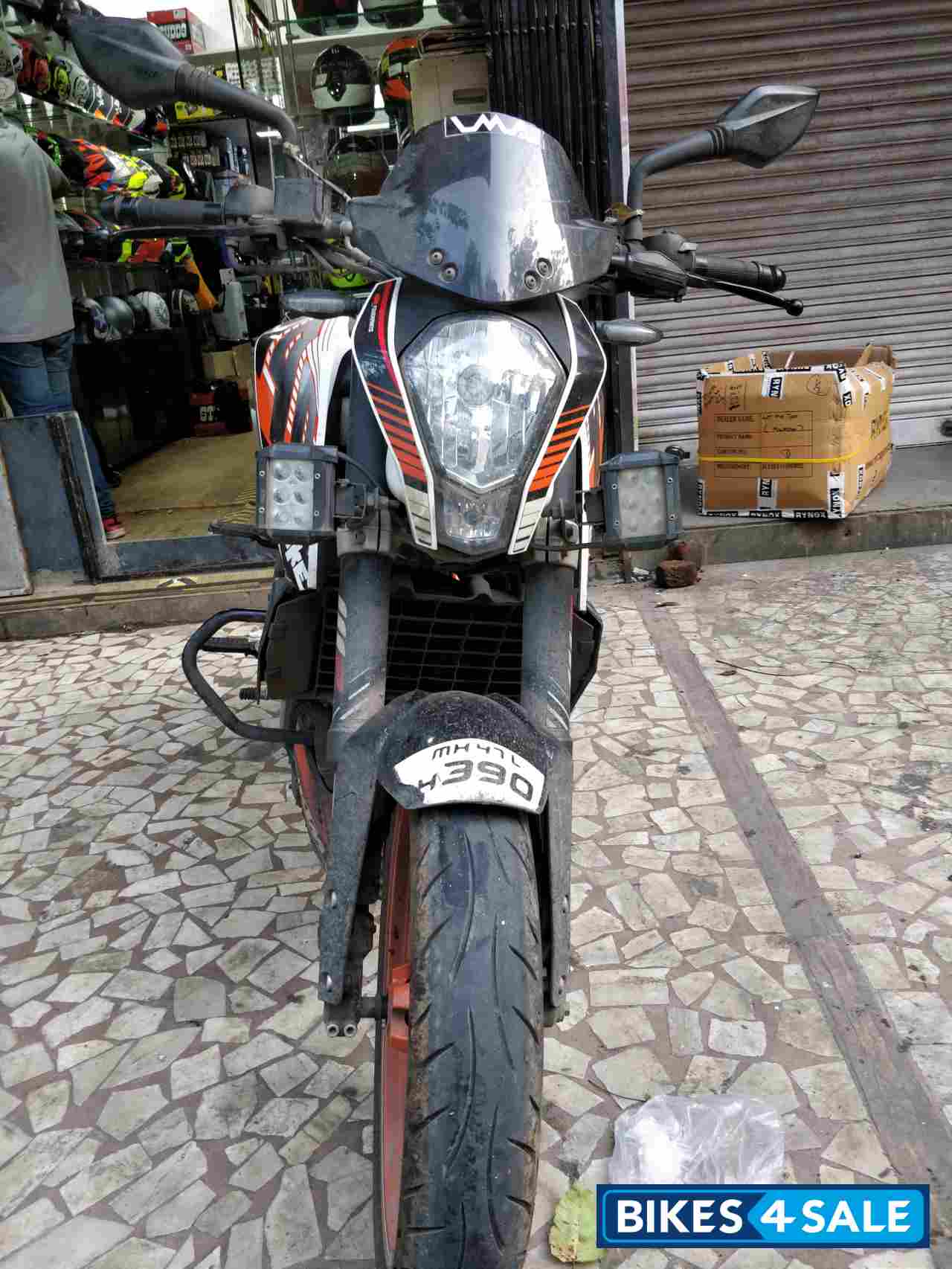 White KTM Duke 390