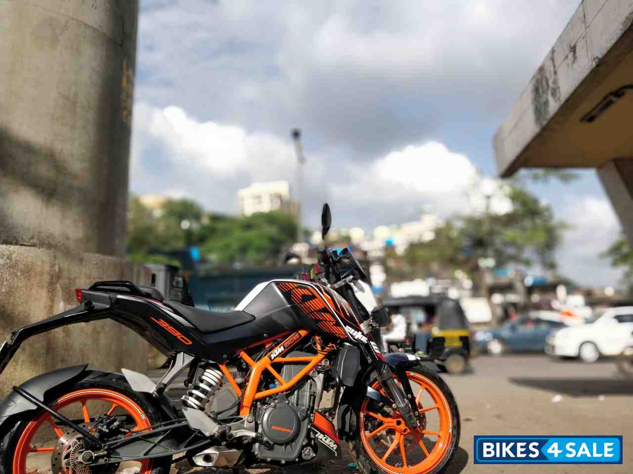 White KTM Duke 390