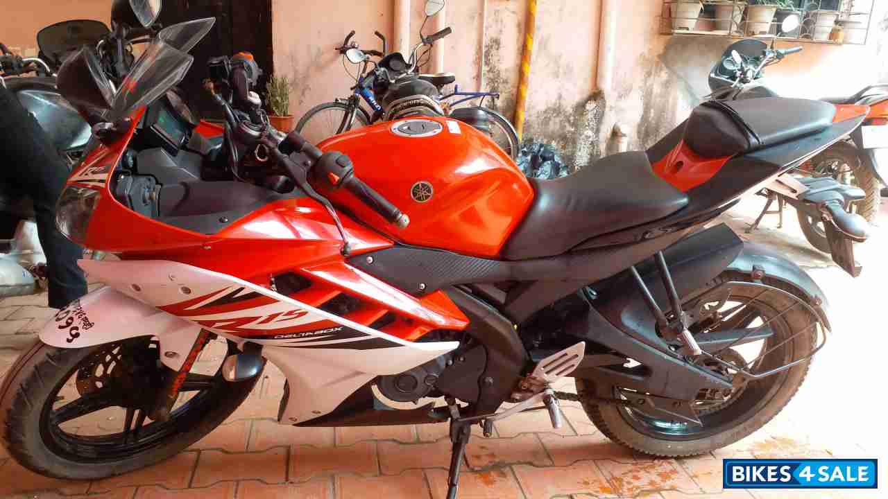 Red Yamaha YZF R15 V2