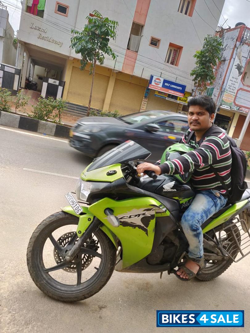 Green Honda CBR 150R