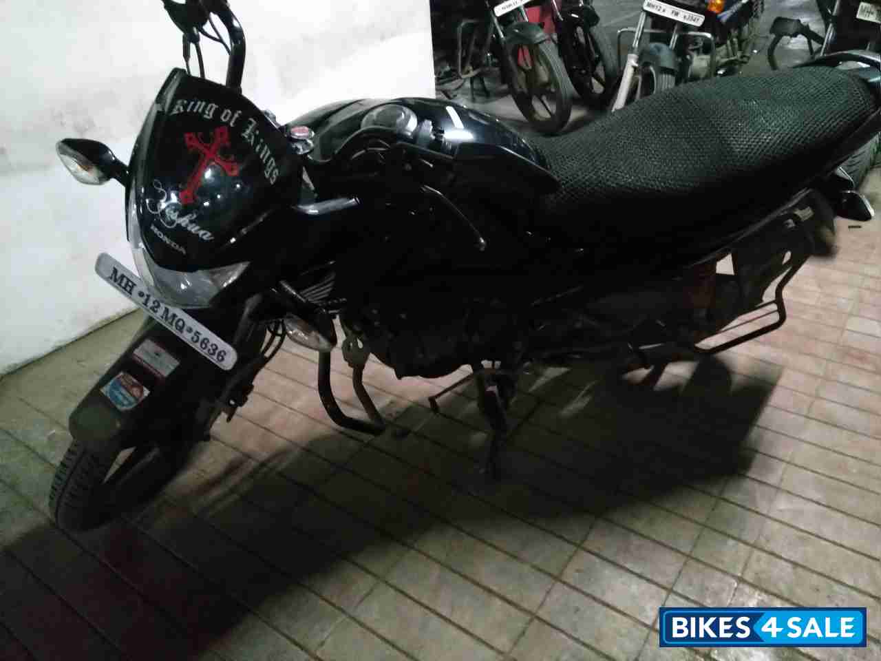 Black Honda Livo 110