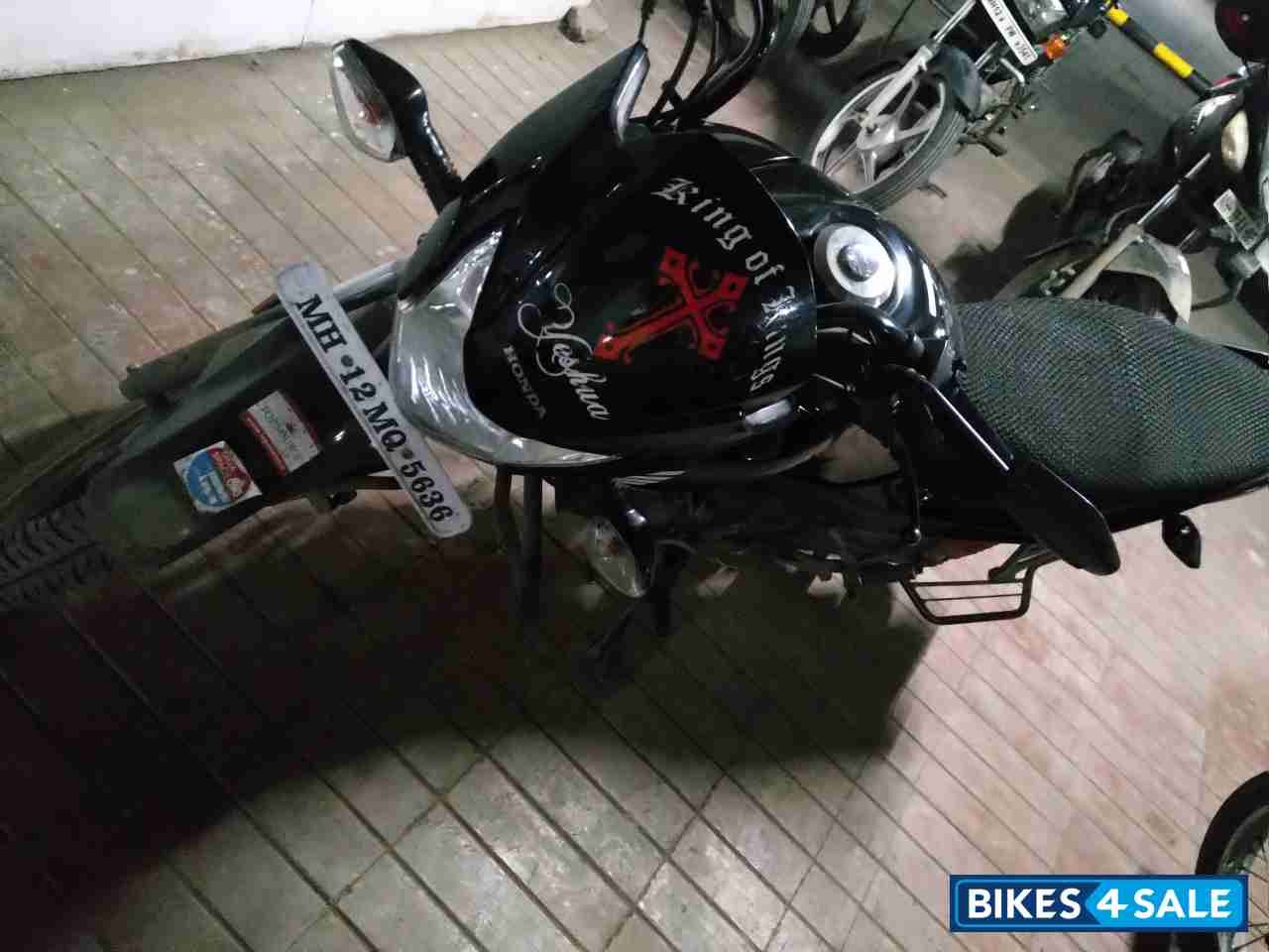 Black Honda Livo 110