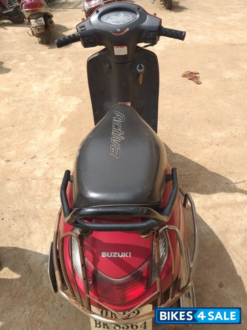 Red Suzuki Access 125