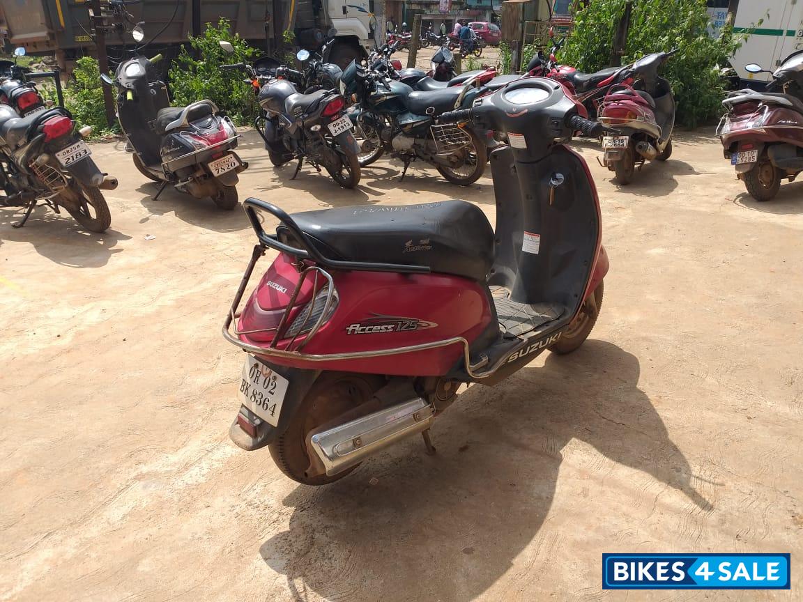 Red Suzuki Access 125
