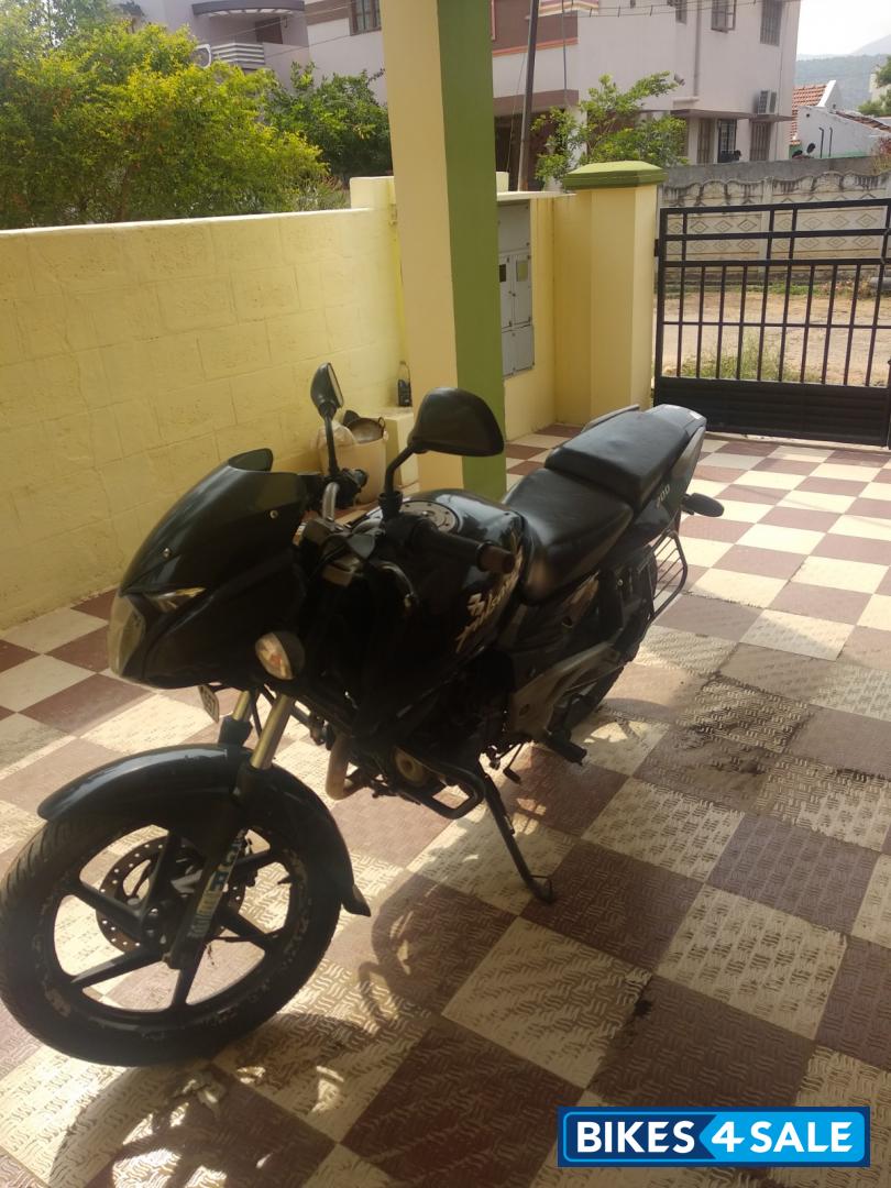 Black Bajaj Pulsar 200 DTSi