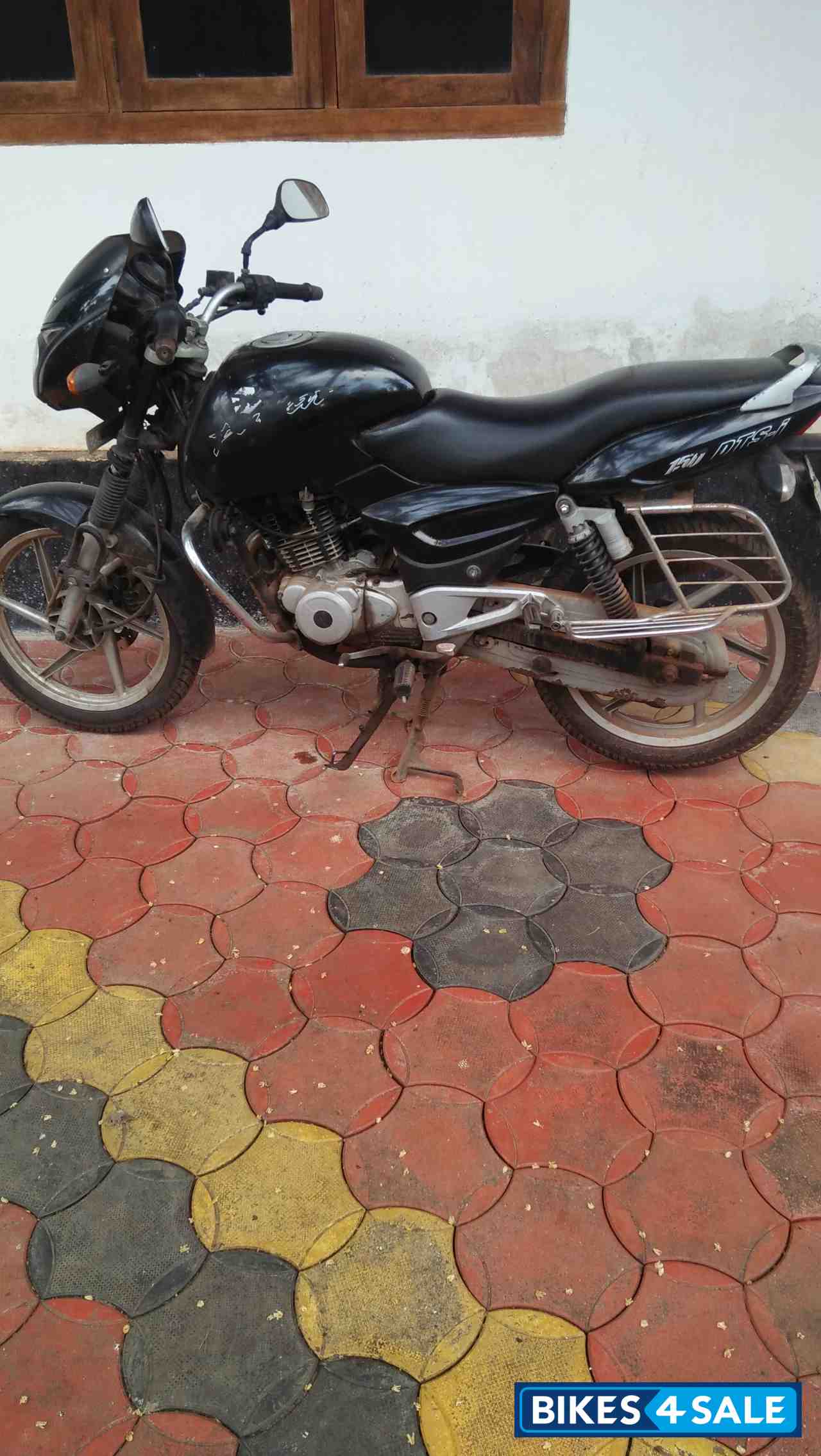 Black Bajaj Pulsar 150 DTSi