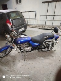 Bajaj Avenger Street 180