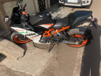 Black KTM RC 390