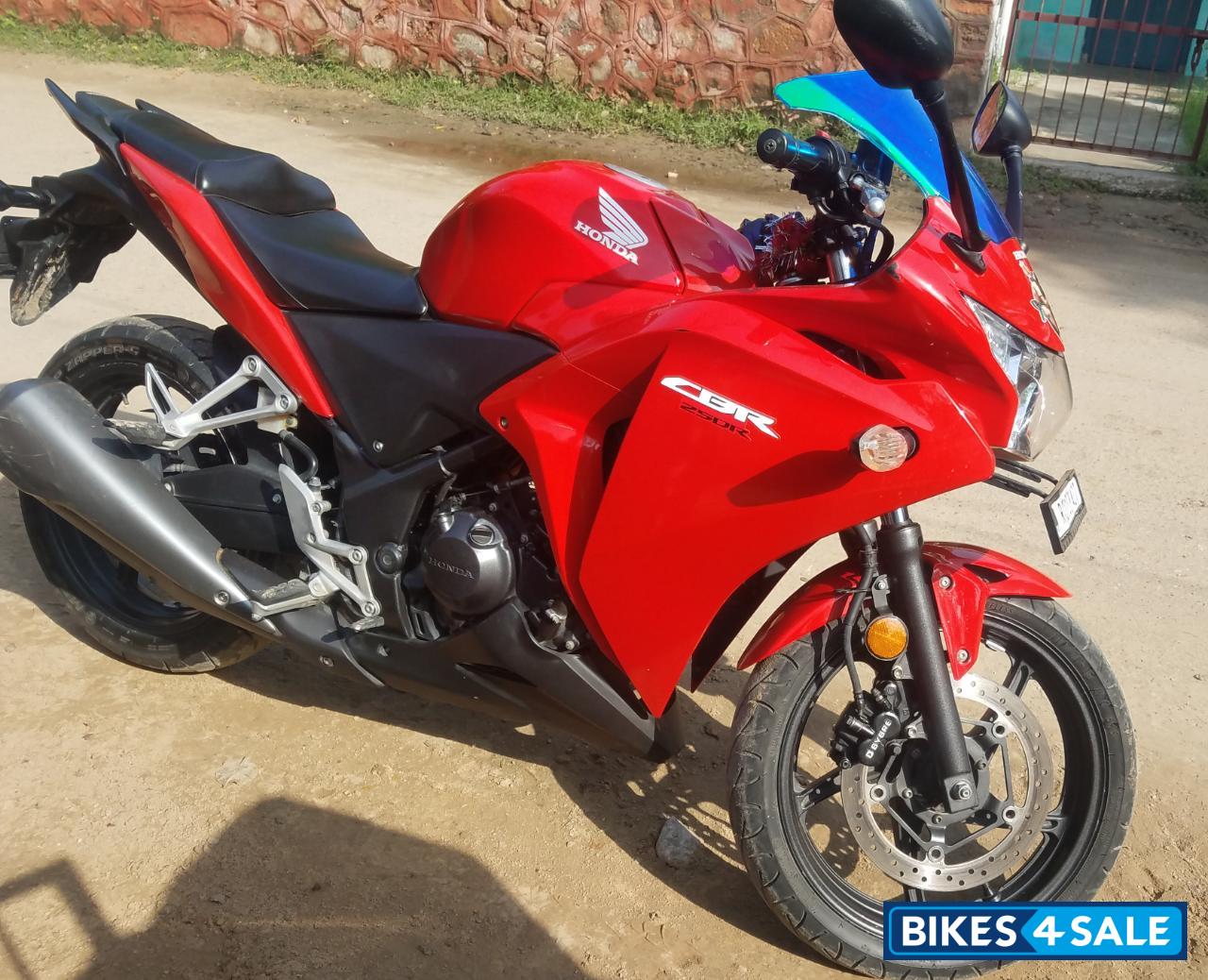 Red S Honda CBR 250R