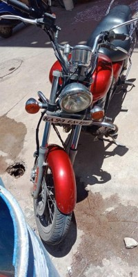 Red Bajaj Avenger 220 DTS-i