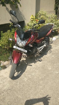 Red Bajaj Discover 125M