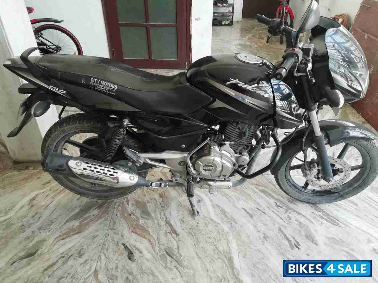 Black Bajaj Pulsar 150 DTSi