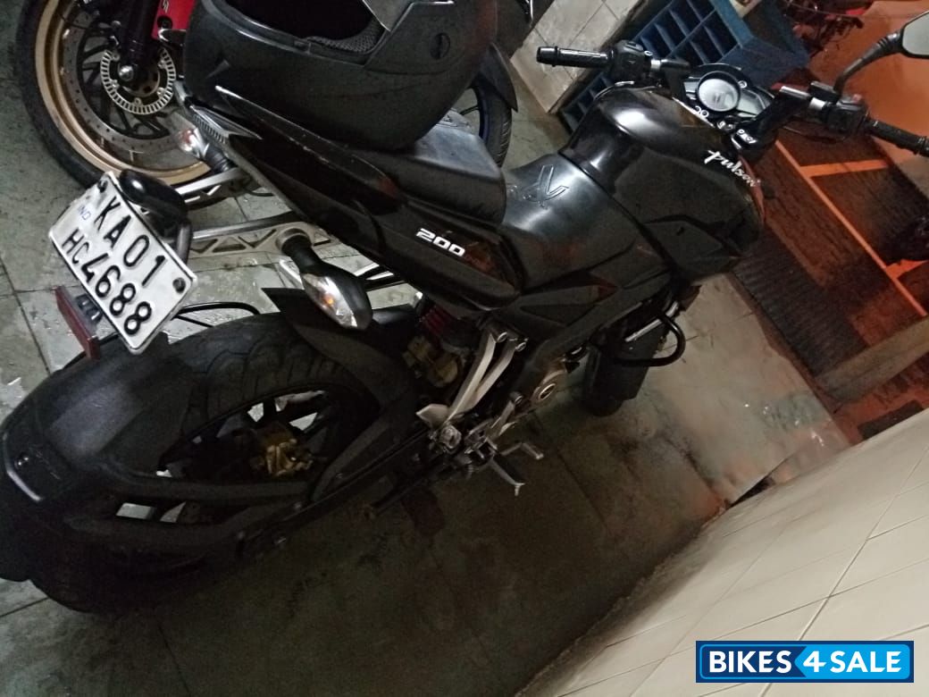 Bajaj Pulsar 200 NS
