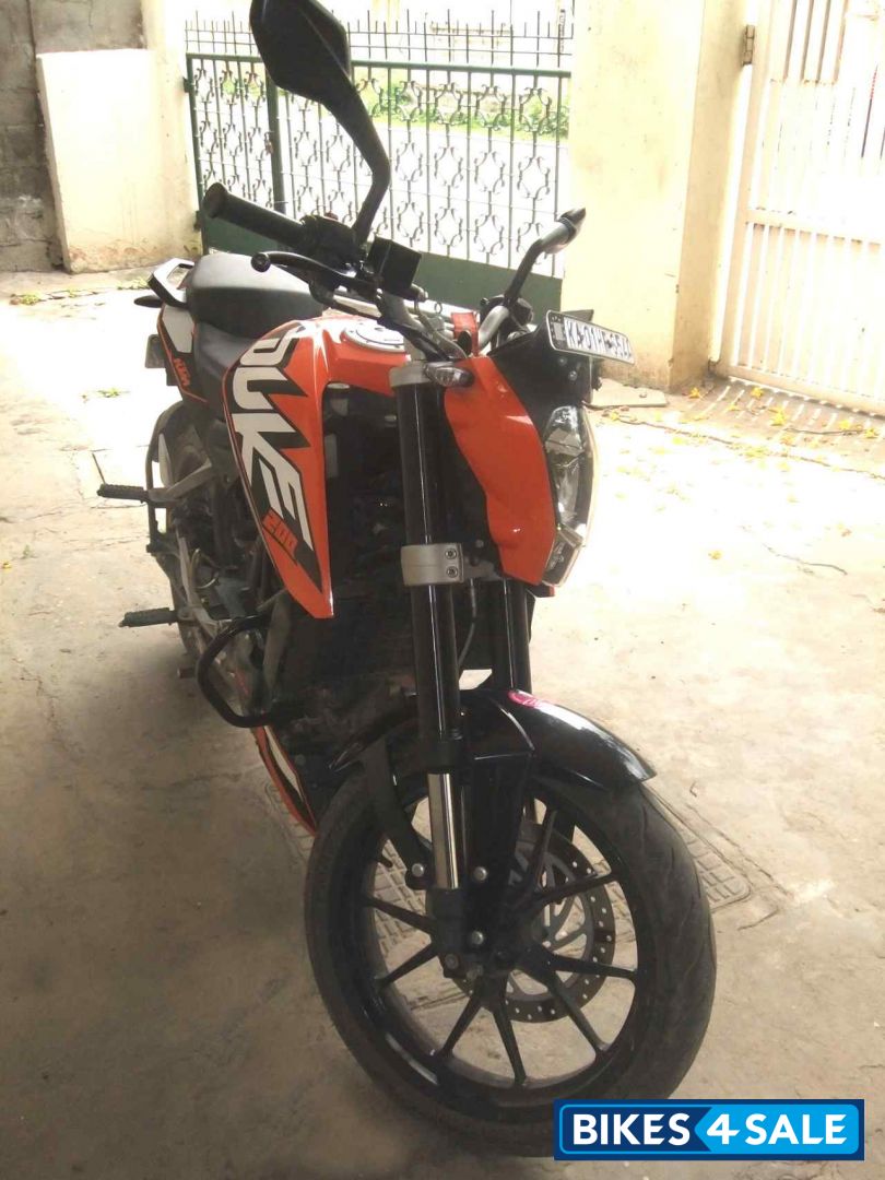 Orange KTM Duke 200
