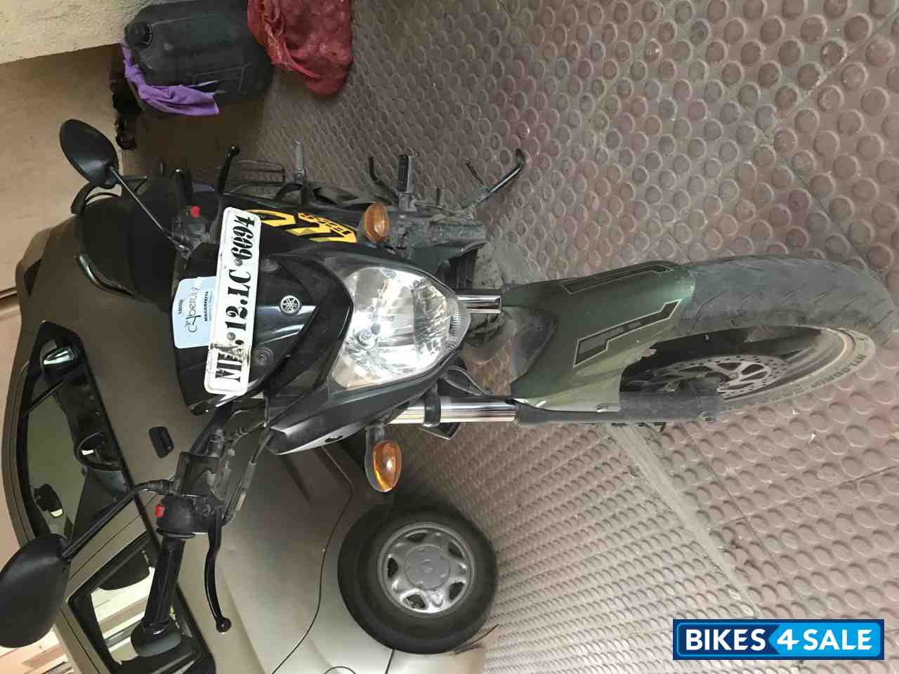 Battle Green Yamaha FZ-S