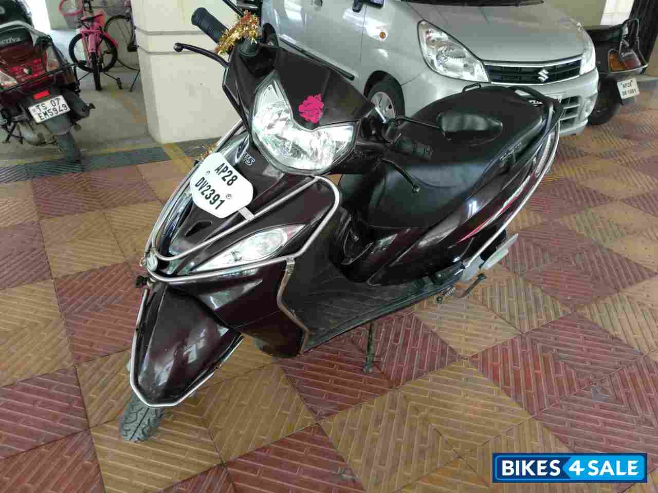 Brown TVS Wego