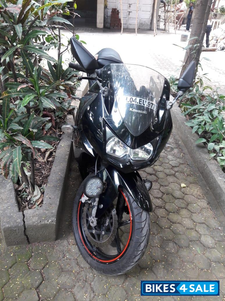 Ebony Black Kawasaki Ninja 250R