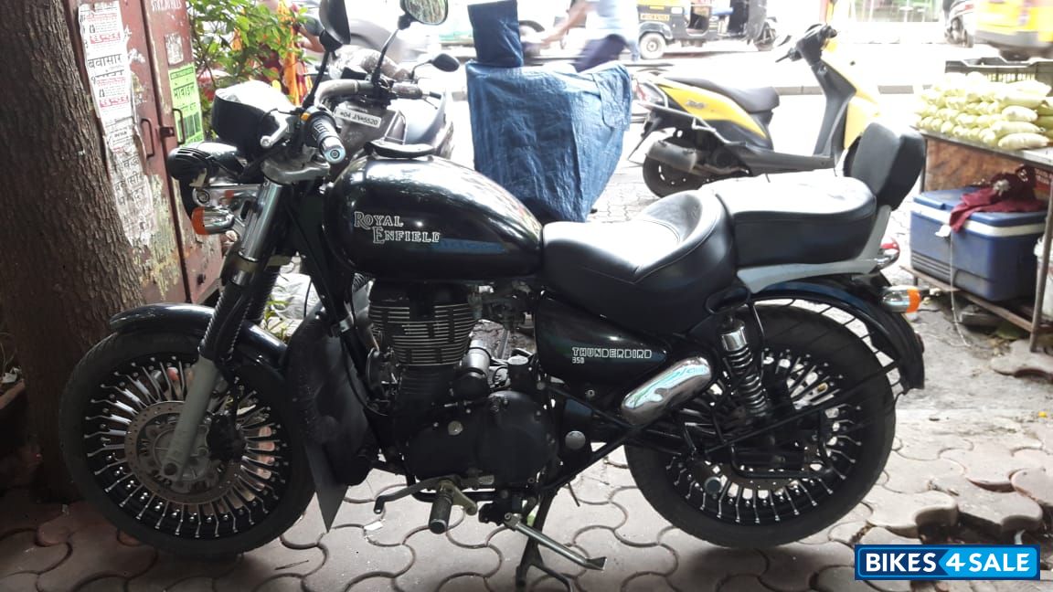 Black Royal Enfield Thunderbird TwinSpark 350