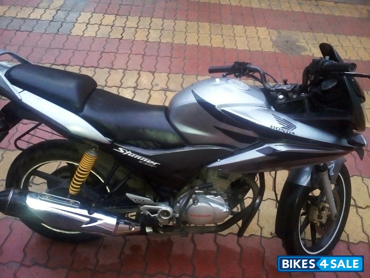 Black-grey Honda CBF Stunner