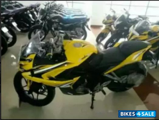 Bajaj Pulsar RS 200 ABS