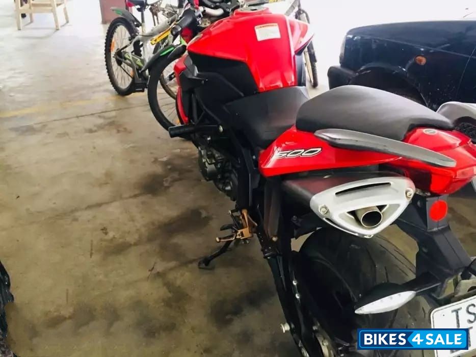 Red Benelli TNT 600 i