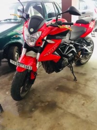 Red Benelli TNT 600 i