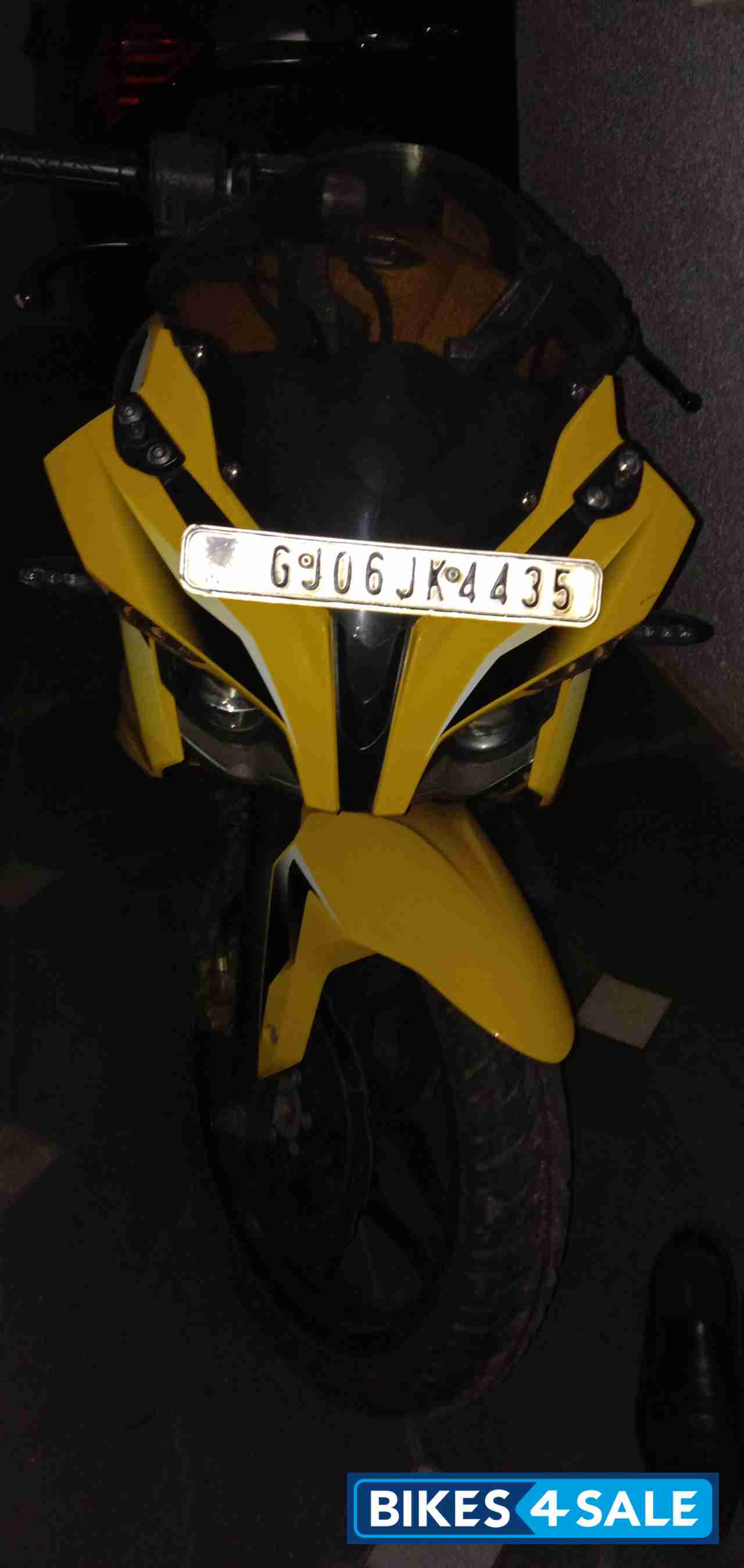 Bajaj Pulsar RS 200
