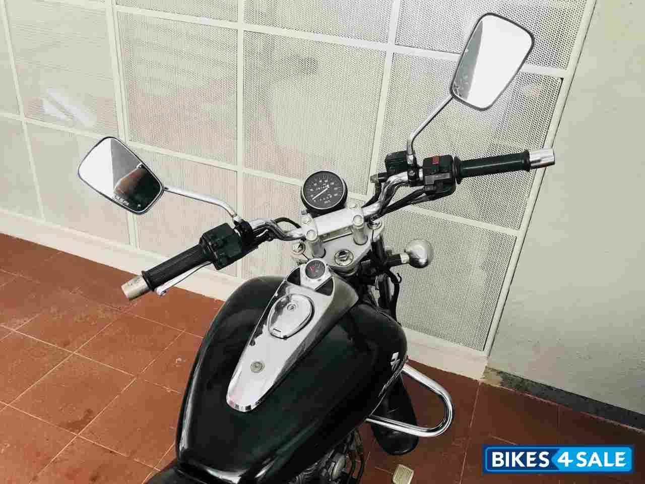 Bajaj Avenger 200 DTS-i