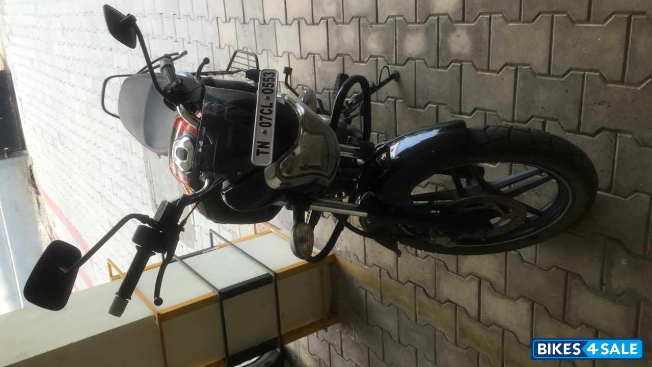 Bajaj V15