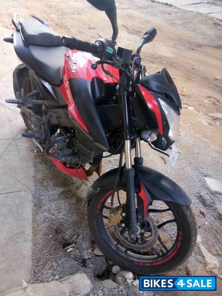 Red Bajaj Pulsar NS 160