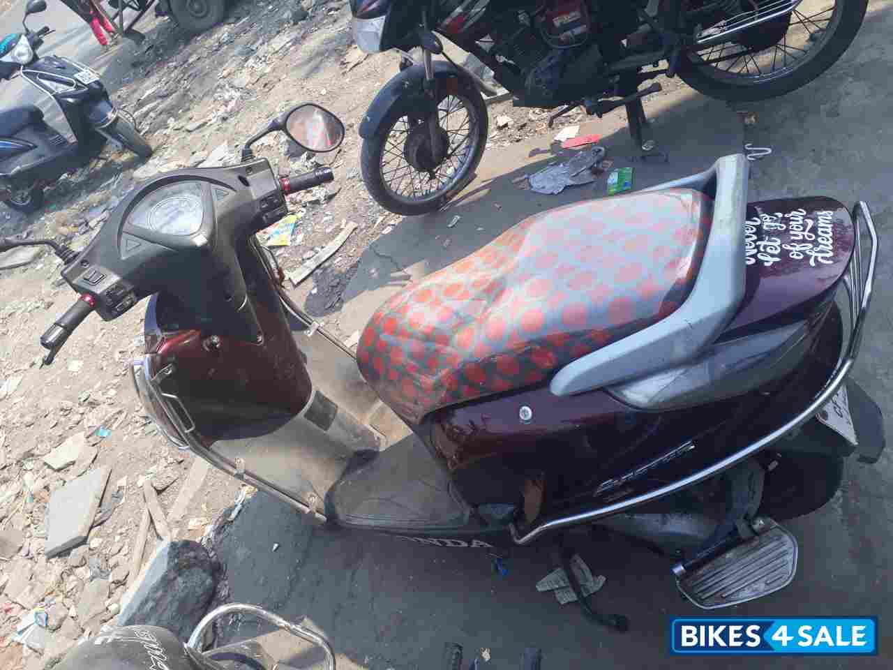 Maroon Honda Aviator Maroon Honda Aviator