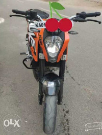 Orange KTM Duke 200