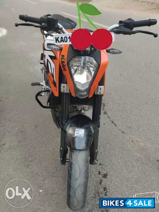 Orange KTM Duke 200