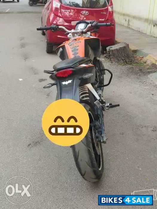 Orange KTM Duke 200
