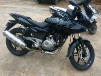 Bajaj Pulsar 220F