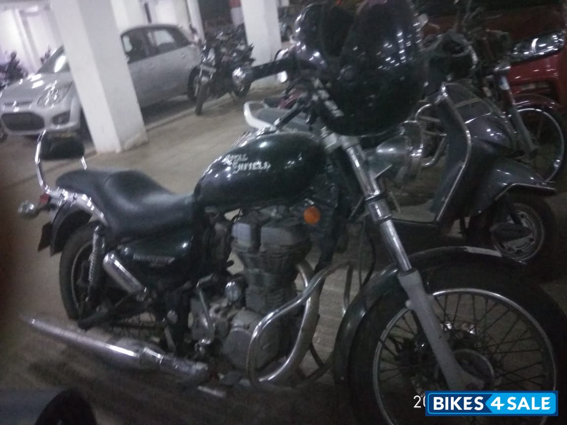 Black Royal Enfield Thunderbird TwinSpark 350