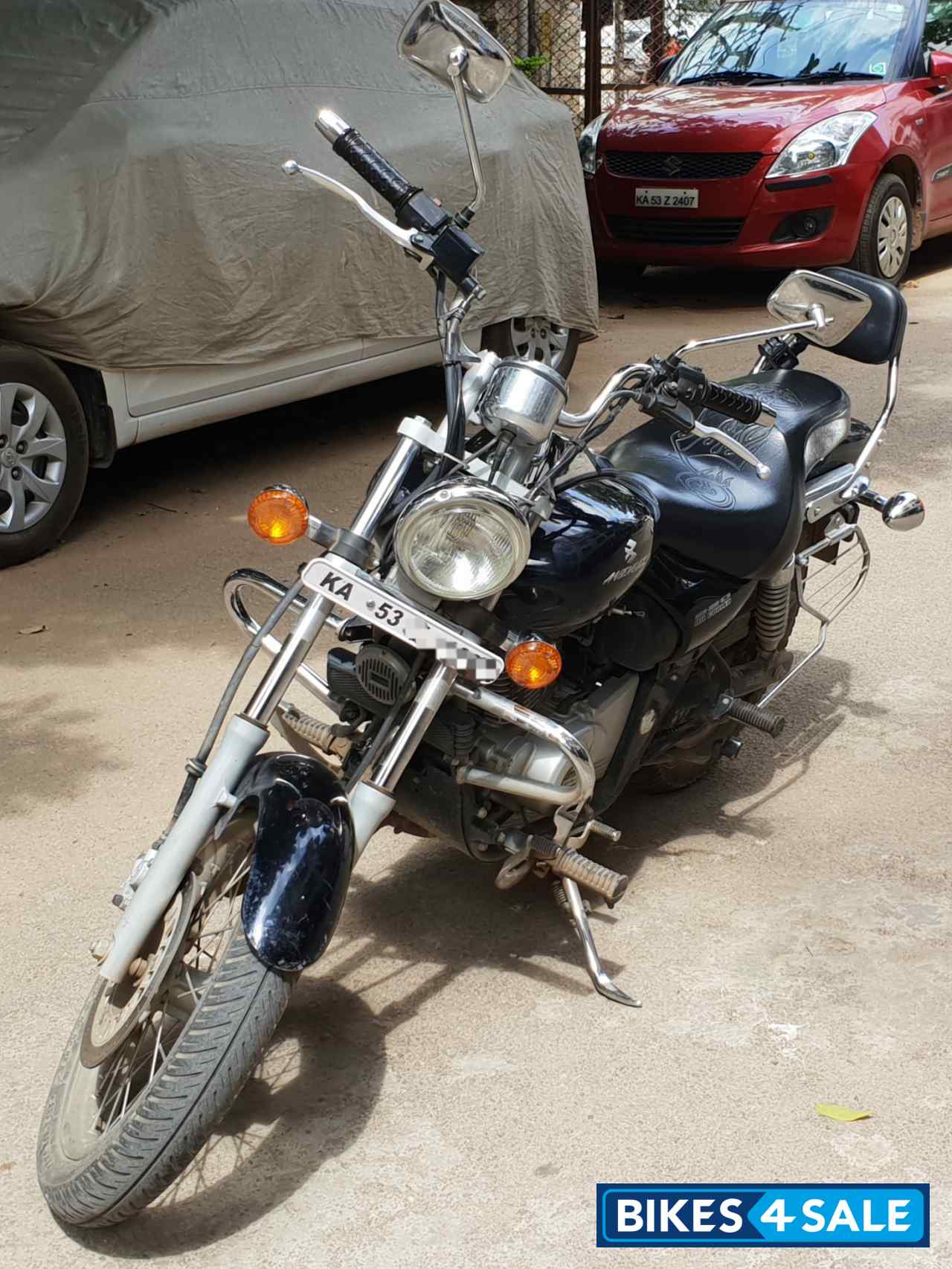 Bajaj Avenger 220 DTS-i