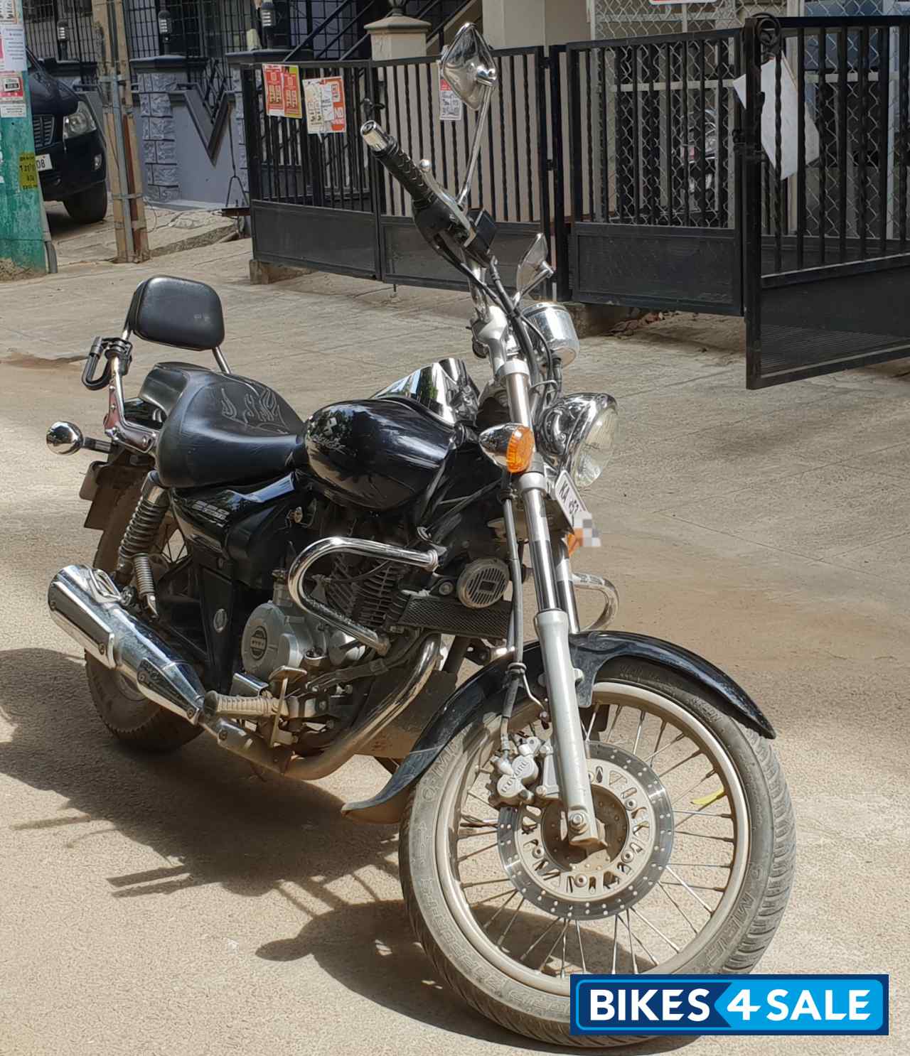 Bajaj Avenger 220 DTS-i