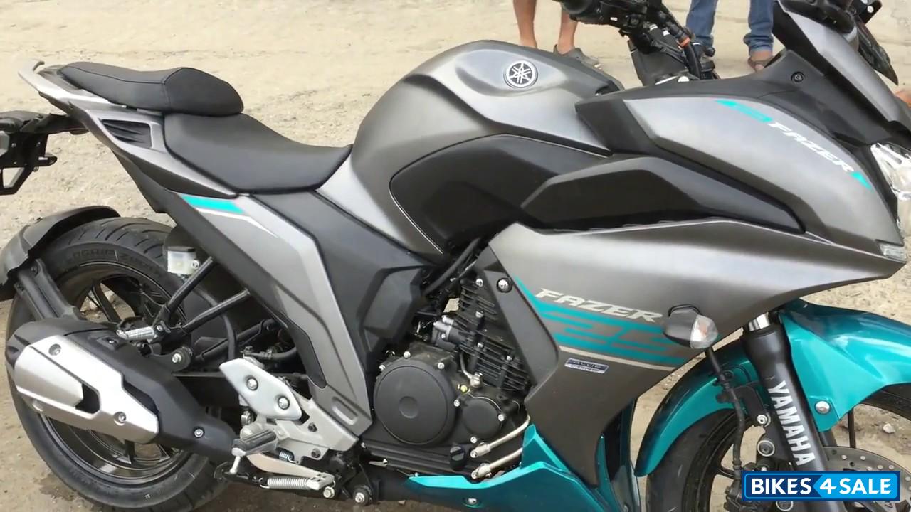 Blue Yamaha Fazer 25