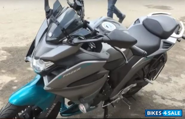 Blue Yamaha Fazer 25