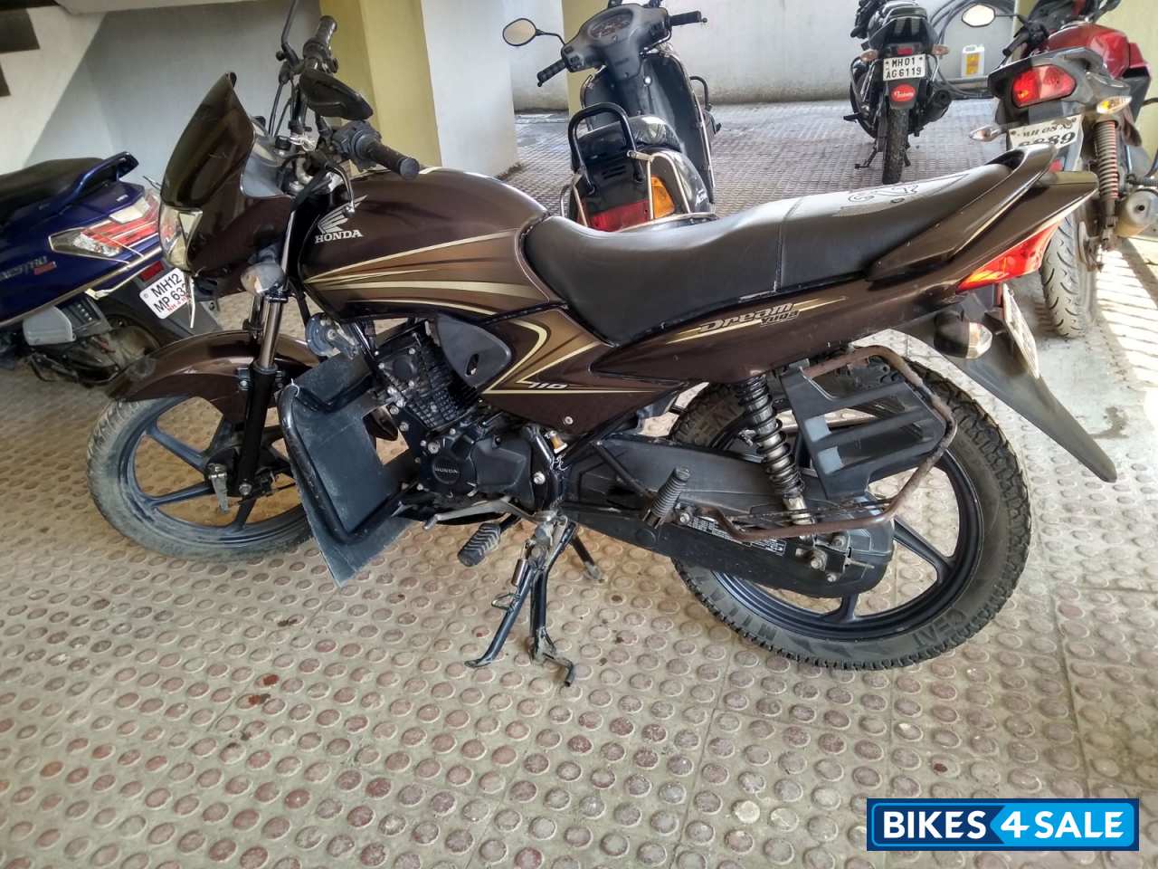 Reddish Brown Honda Dream Yuga