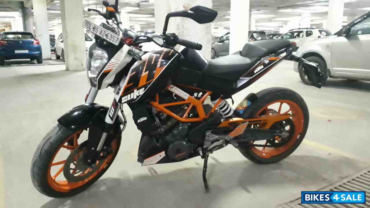 White KTM Duke 390