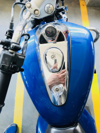 Plasma Blu Bajaj Avenger 220 DTS-i