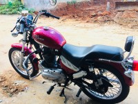 Red Royal Enfield Thunderbird 350