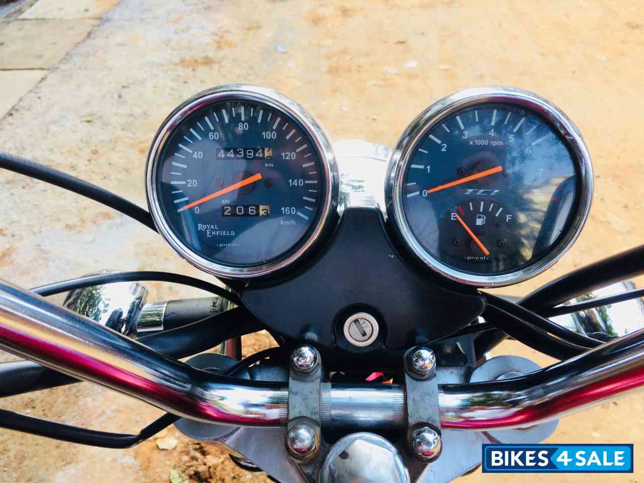 Red Royal Enfield Thunderbird 350