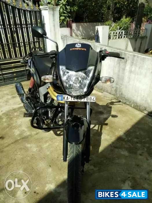 Black Mahindra Centuro