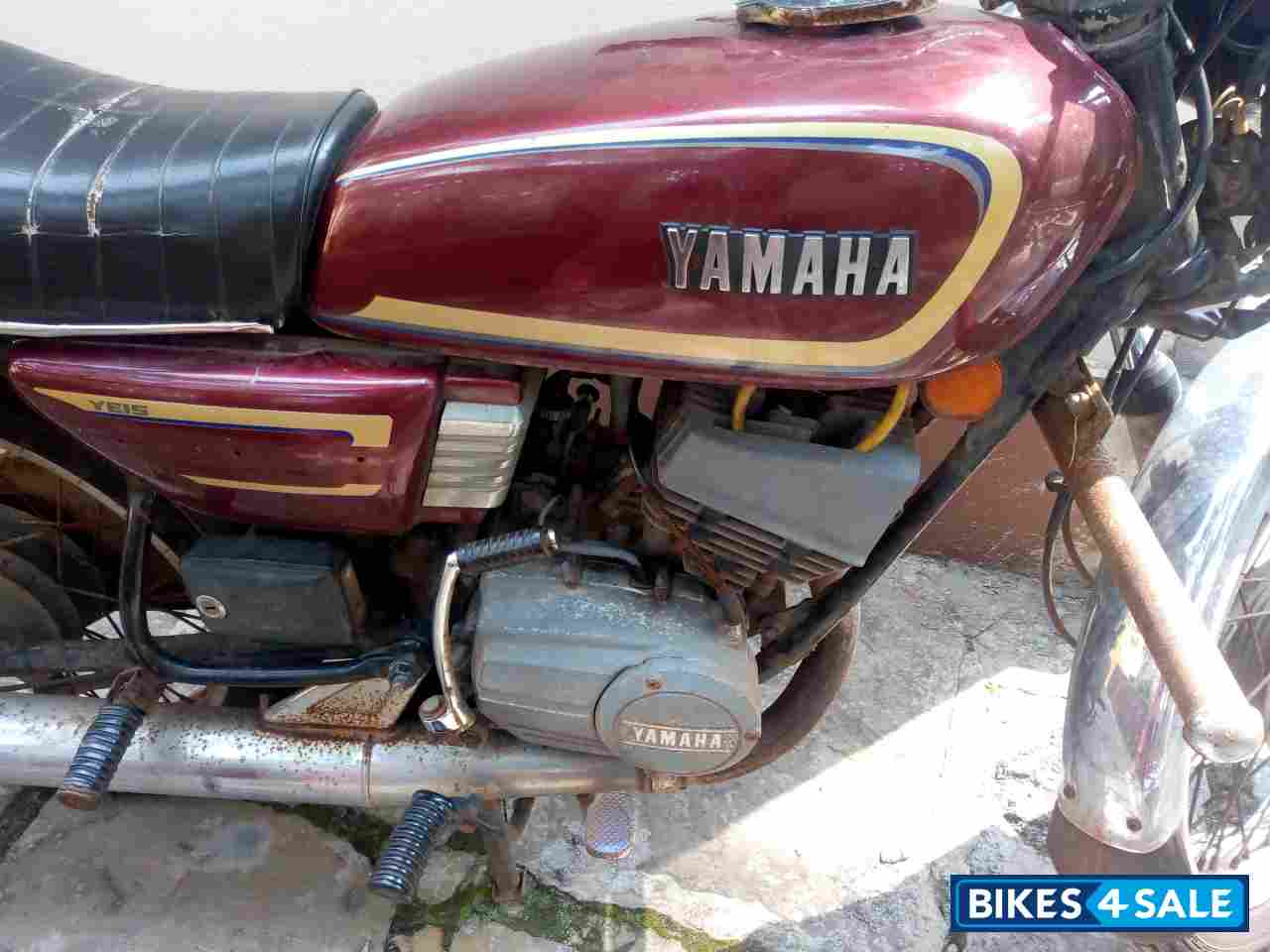 Maroon Yamaha RX 135
